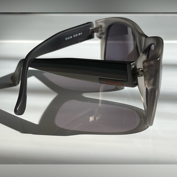 COPY - Men’s Timberland Matte Gray Plastic Rectangle Sunglasses 🕶️ - Picture 2 of 13